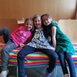 Nina (6 Jahre) mit ihren Freundinnen Katharina und Stefania